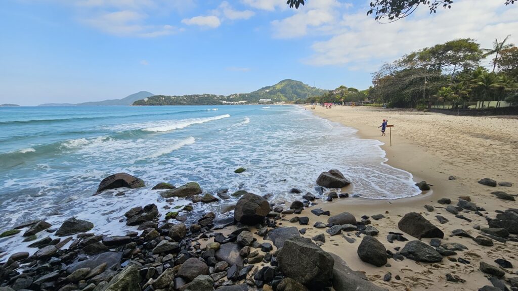 Canto esquerdo da Praia das Toninhas