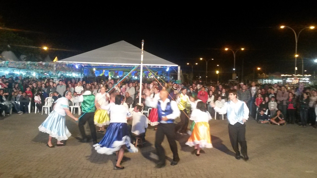 Dança da Fita - Tradicional em Ubatuba