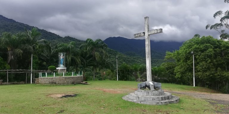 Cruzeiro e Imagem Nossa Senhora das Graças -Turismo Religioso