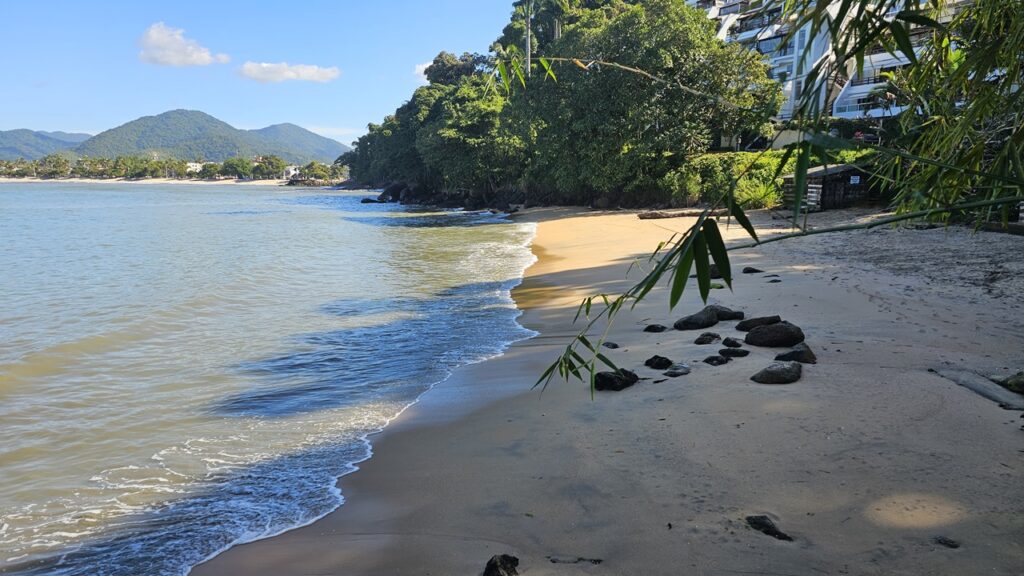 Praia do Matarazzo - Região central de Ubatuba