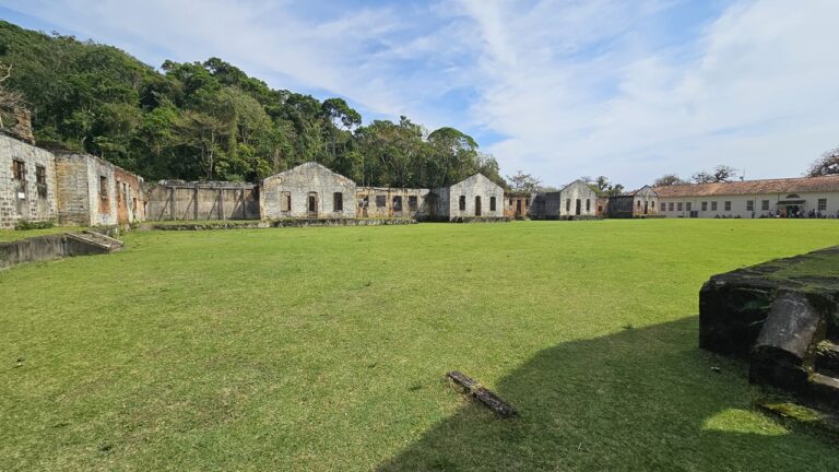 Ilha-Anchieta-Ruinas-do-Presidio