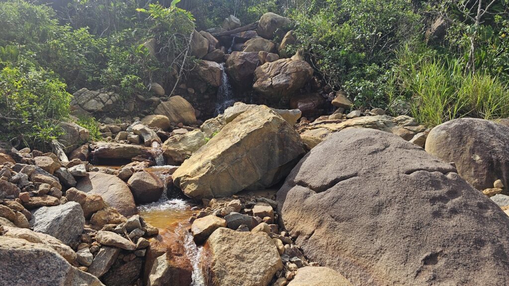 Praia-das-Pedras-Camburi