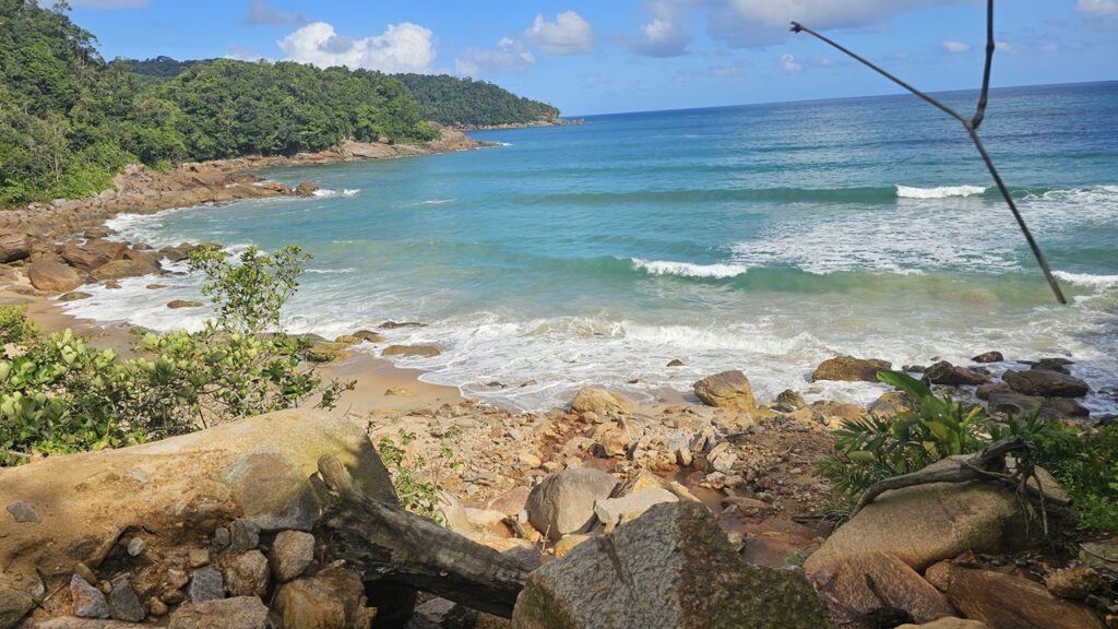 Praia-das-Pedras-Camburi