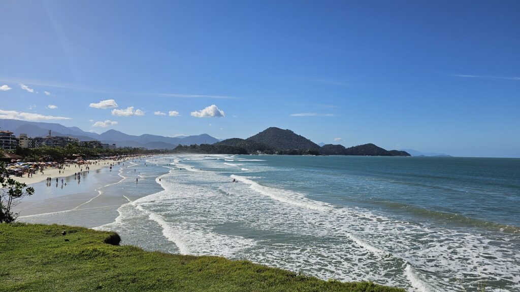 Praia Grande de Ubatuba vista do Mirante