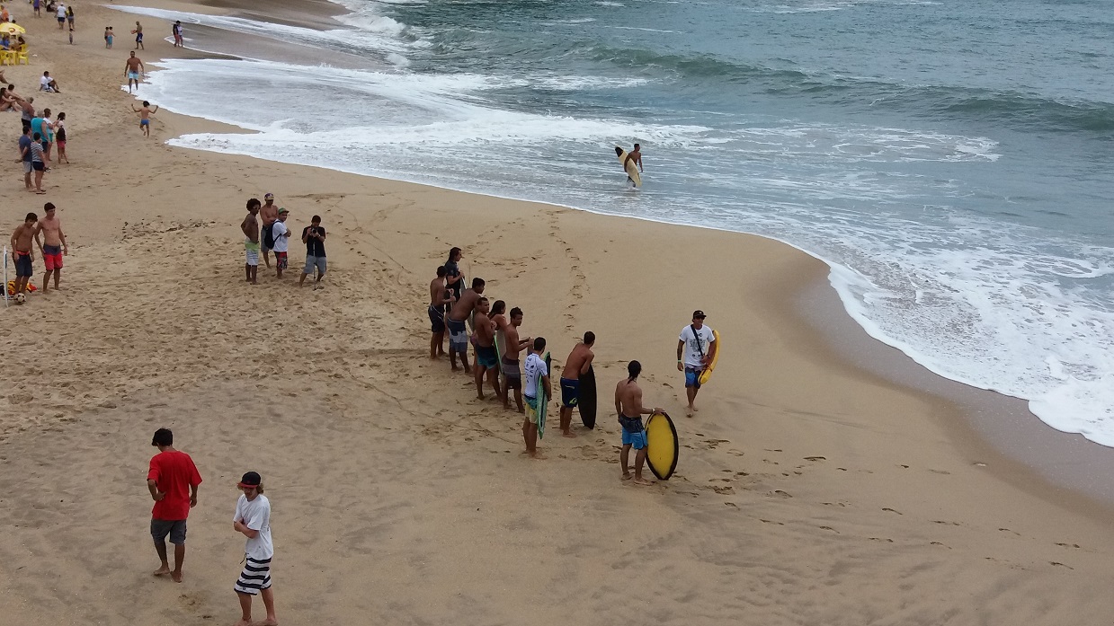 Já ouviu falar de um esporte chamado Skimboard?