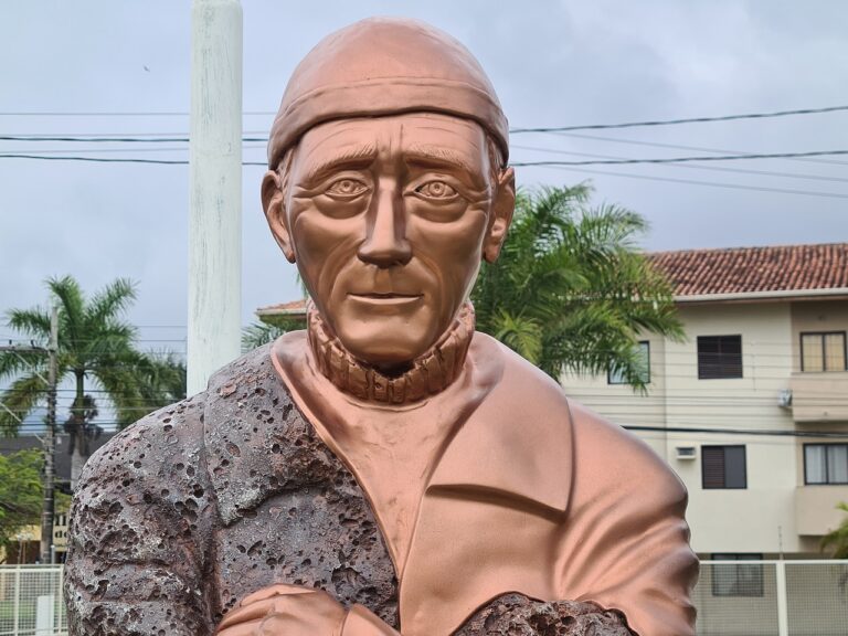 Jacques Costeau - Praça da Baleia