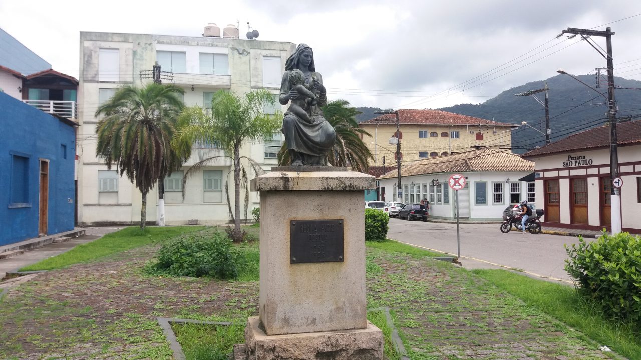 A Estátua “Regina Pacis” – Presente do Papa João XXIII