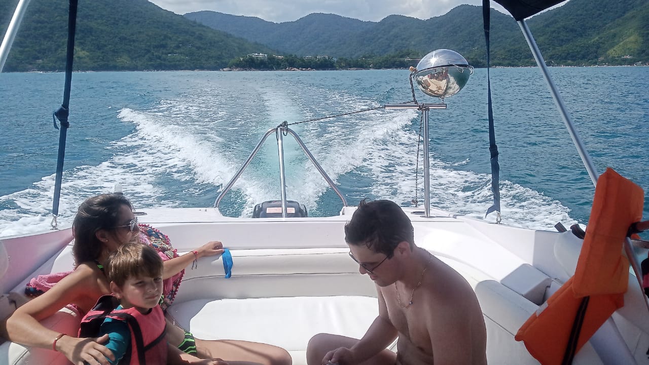 Vamos de Lancha Ubatuba