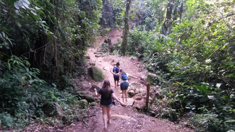 Na trilha para a Aldeia Boa Vista