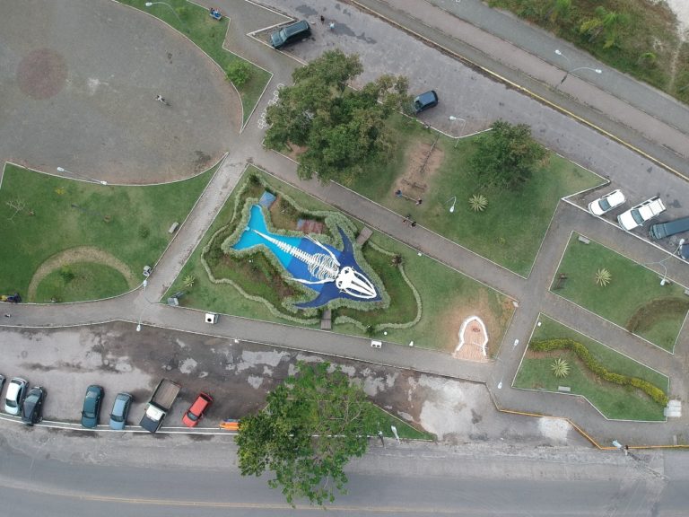 Praça da Baleia - Uma das atrações de Ubatuba