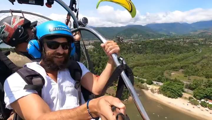 O voo livre de parapente é uma das atividades promovidas pela Zen Pressa