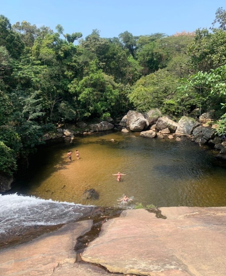 Cachoeira do Prumirim com a guia Agatha